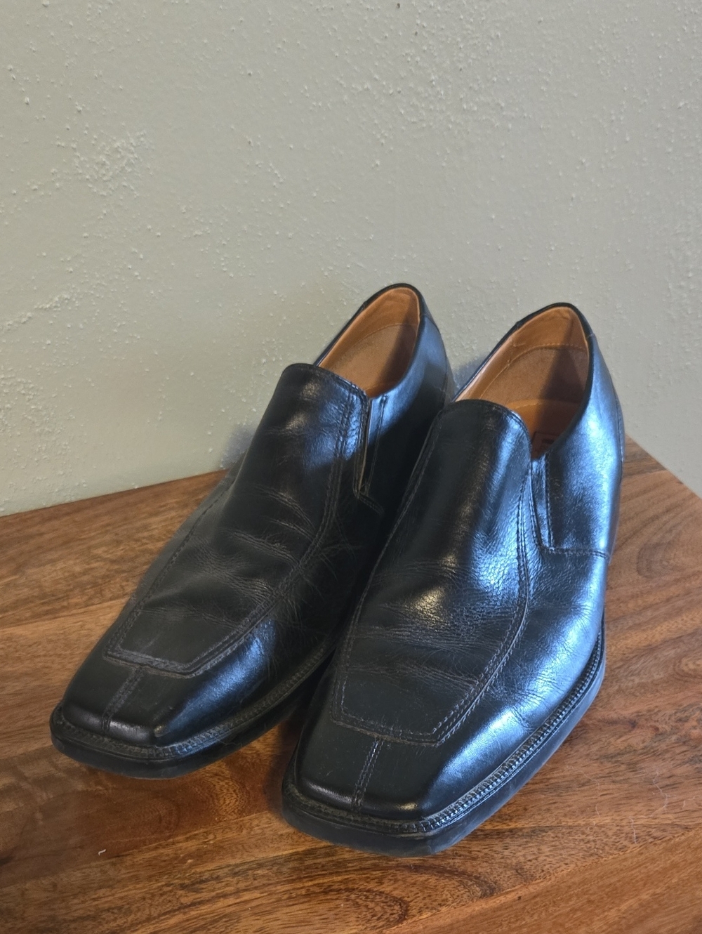 Apt. 9 Black Leather Slip-On Loafers
